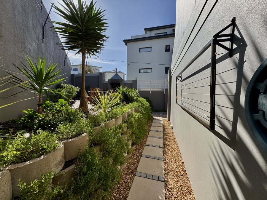 3 Bedroom Property for Sale in Waves Edge Western Cape